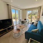 Luminous 2 Bedroom - Panoramic Sea & Mountain View Terrace