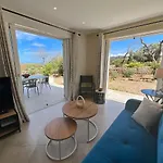 Luminous 2 Bedroom - Panoramic Sea & Mountain View Terrace