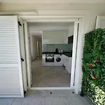 Luminous 2 Bedroom - Panoramic Sea & Mountain View Terrace Апартаменты