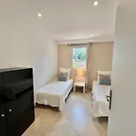 Luminous 2 Bedroom - Panoramic Sea & Mountain View Terrace Апартаменты Монтичелло