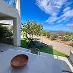 Luminous 2 Bedroom - Panoramic Sea & Mountain View Terrace * Монтичелло