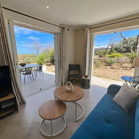 Luminous 2 Bedroom - Panoramic Sea & Mountain View Terrace