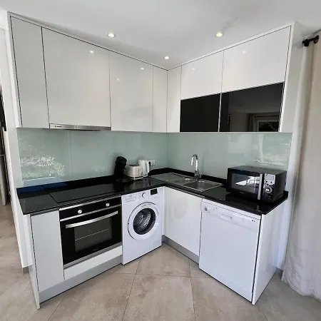 Luminous 2 Bedroom - Panoramic Sea & Mountain View Terrace Lejlighed Monticello