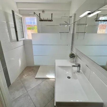 Luminous 2 Bedroom - Panoramic Sea & Mountain View Terrace * Monticello