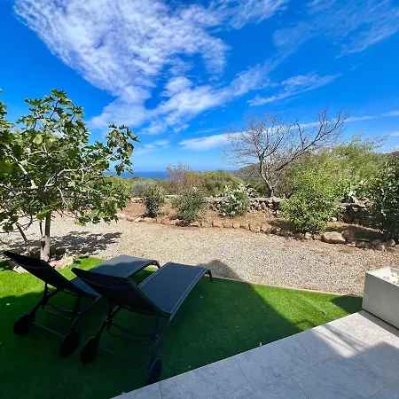 Luminous 2 Bedroom - Panoramic Sea & Mountain View Terrace Lejlighed *