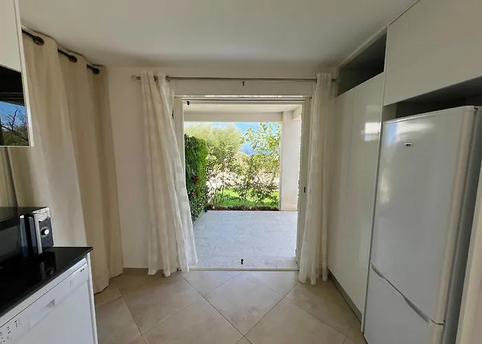 Luminous 2 Bedroom - Panoramic Sea & Mountain View Terrace アパート モンティセロ