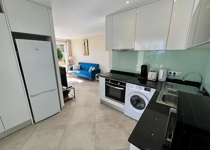 アパート Luminous 2 Bedroom - Panoramic Sea & Mountain View Terrace