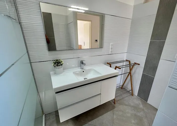 アパート Luminous 2 Bedroom - Panoramic Sea & Mountain View Terrace