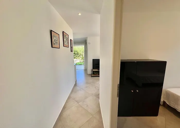 Luminous 2 Bedroom - Panoramic Sea & Mountain View Terrace アパート *