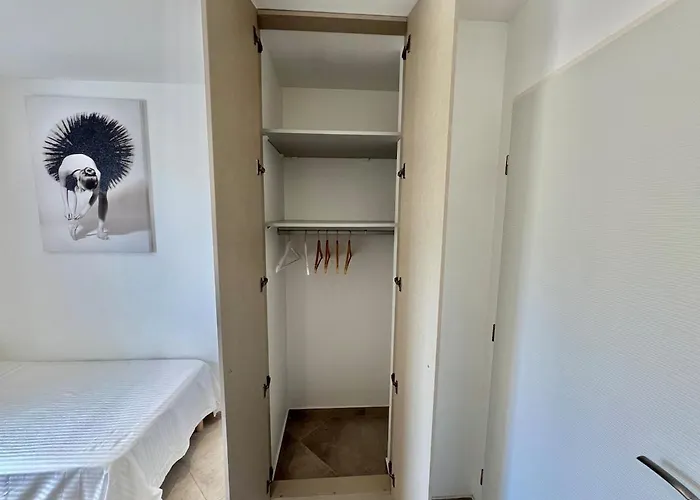 Luminous 2 Bedroom - Panoramic Sea & Mountain View Terrace *