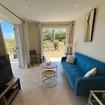 Luminous 2 Bedroom - Panoramic Sea & Mountain View Terrace Monticello