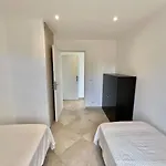 Luminous 2 Bedroom - Panoramic Sea & Mountain View Terrace Apartman Monticello