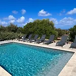 Luminous 2 Bedroom - Panoramic Sea & Mountain View Terrace Monticello