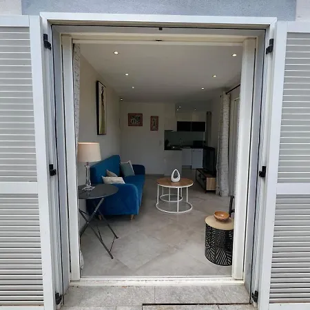 Luminous 2 Bedroom - Panoramic Sea & Mountain View Terrace 아파트 몽티셀로