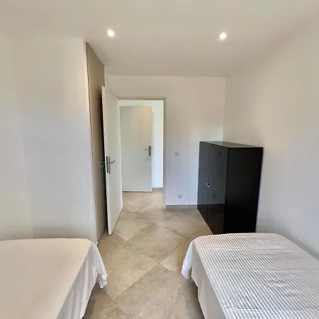 Luminous 2 Bedroom - Panoramic Sea & Mountain View Terrace 아파트 몽티셀로