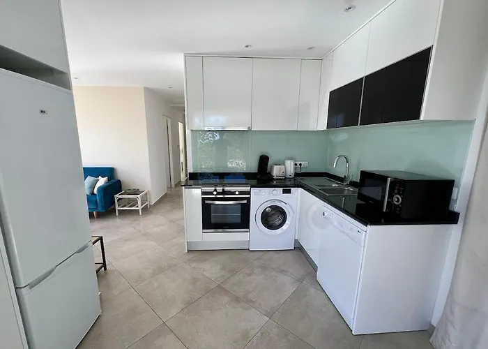Luminous 2 Bedroom - Panoramic Sea & Mountain View Terrace Apartamento