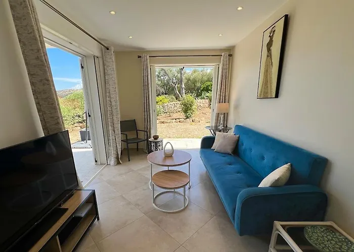 Luminous 2 Bedroom - Panoramic Sea & Mountain View Terrace Monticello