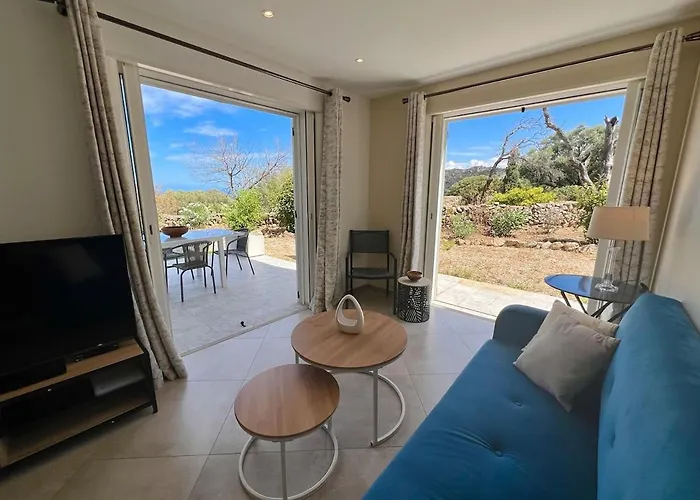 Luminous 2 Bedroom - Panoramic Sea & Mountain View Terrace