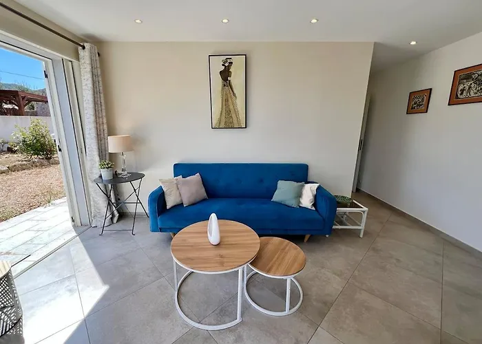 Luminous 2 Bedroom - Panoramic Sea & Mountain View Terrace * Monticello