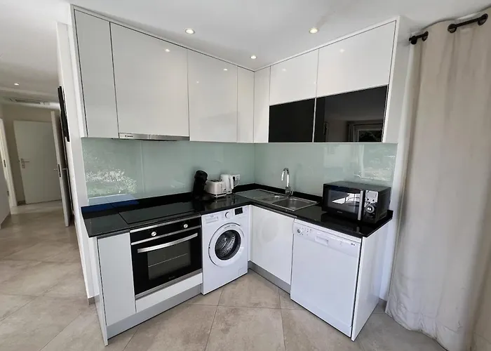 Luminous 2 Bedroom - Panoramic Sea & Mountain View Terrace Apartamento Monticello