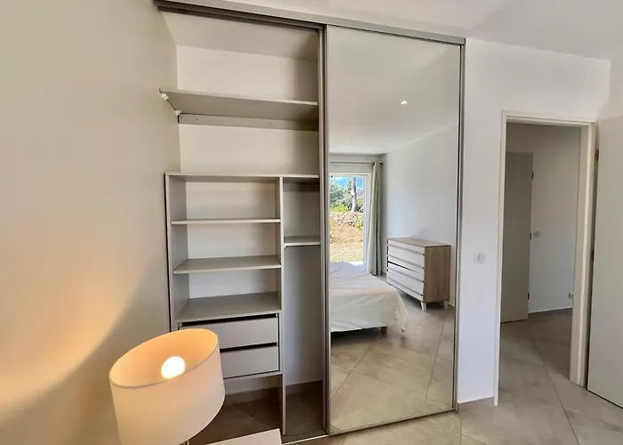 Luminous 2 Bedroom - Panoramic Sea & Mountain View Terrace *