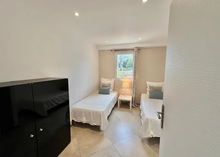 Luminous 2 Bedroom - Panoramic Sea & Mountain View Terrace Apartamento Monticello