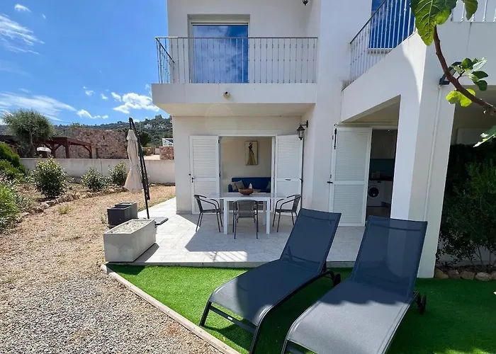 Luminous 2 Bedroom - Panoramic Sea & Mountain View Terrace *