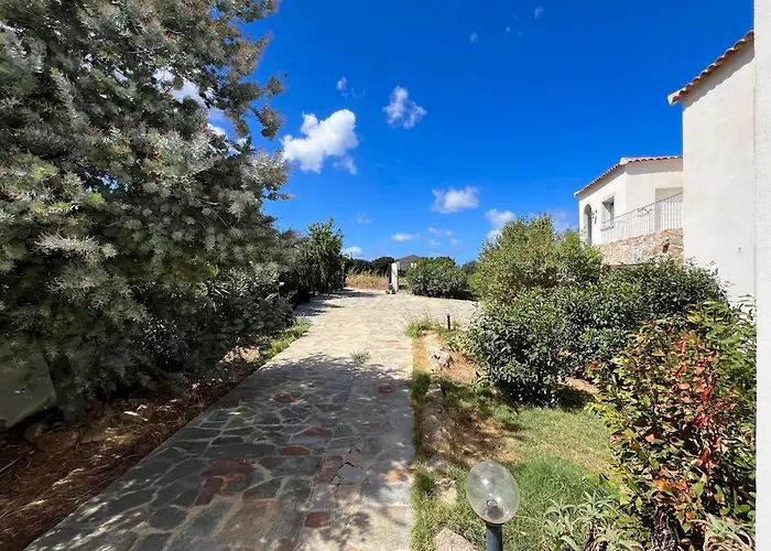 Luminous 2 Bedroom - Panoramic Sea & Mountain View Terrace Monticello